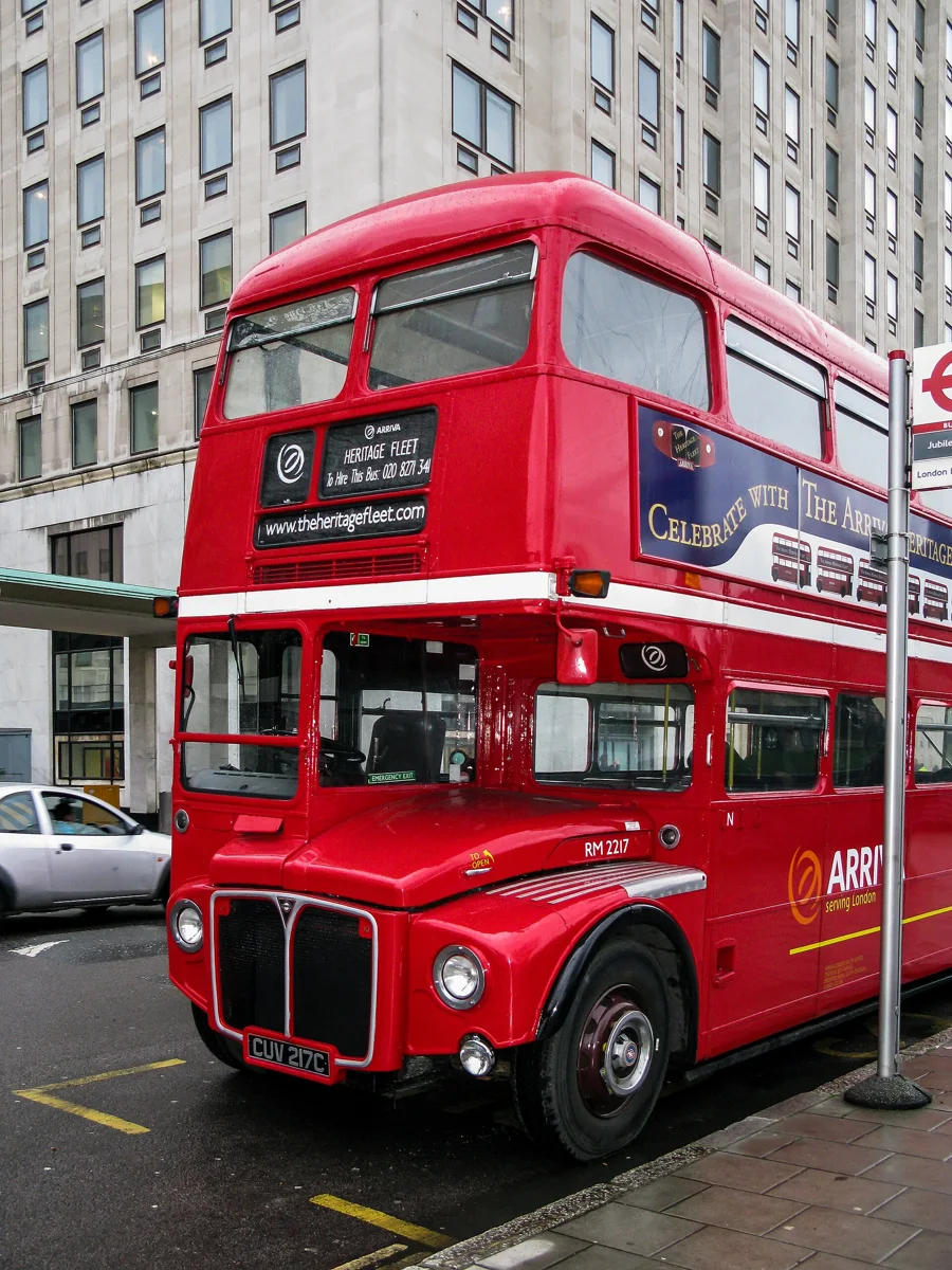 London (UK), Bus -- 2010 -- 6
